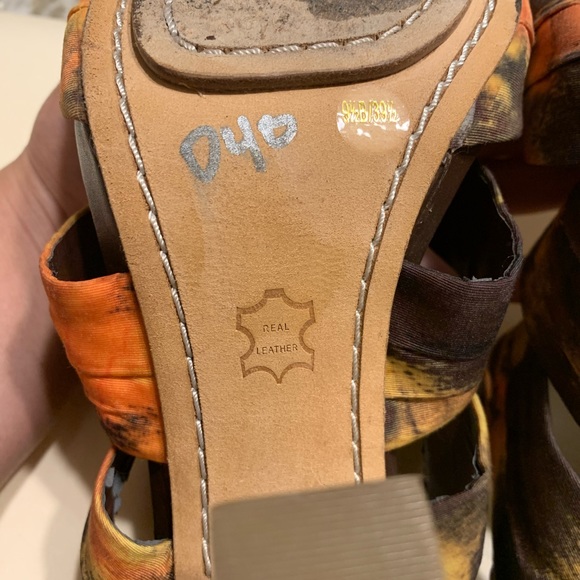 Vince Camuto Leather Heeled Sandals - 9.5 - Picture 10 of 10